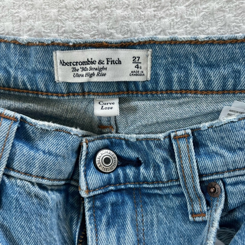 Abercrombie & Fitch Ultra High Rise Straight Jeans - Size 27/4S Curve Love